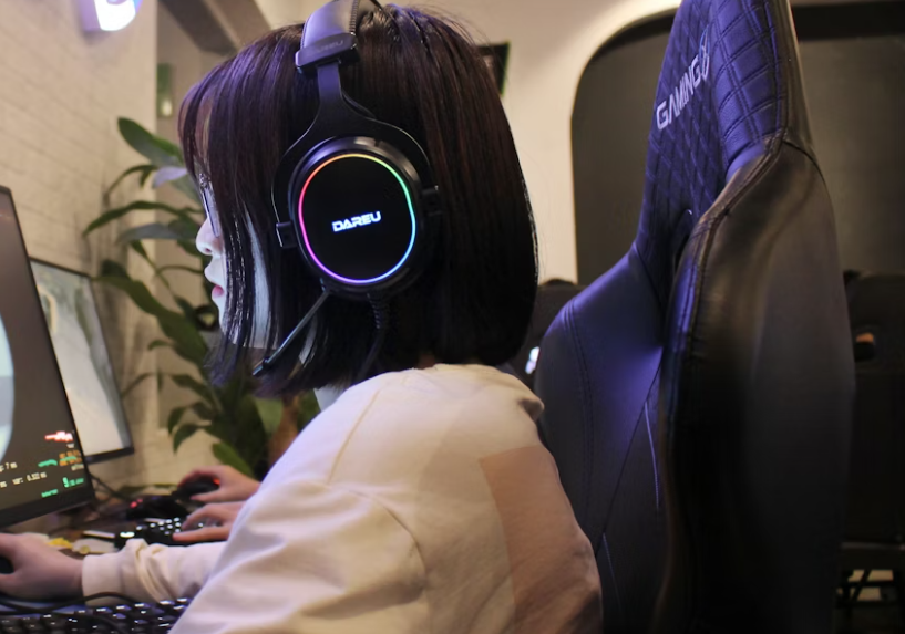 The Evolution of de_dust2: From 1.6 to CS2